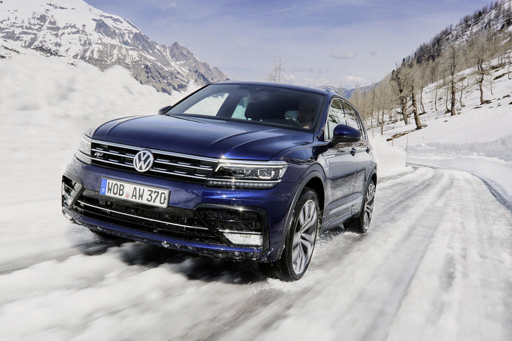Σε plug-in υβριδική τροχιά το VW Tiguan
