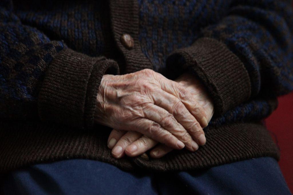 Στοιχεία που σοκάρουν : Το 50% των θανάτων από κοροναϊό σημειώνεται σε γηροκομεία