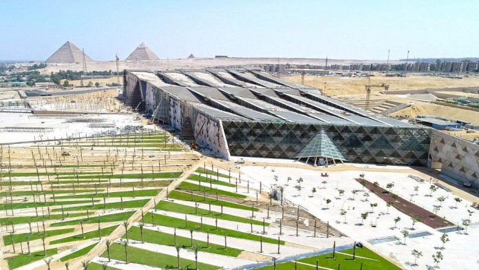 Ο κοροναϊός αναβάλει τα εγκαίνια του νέου Μεγάλου Αρχαιολογικού Μουσείου της Γκίζας στο Καΐρο