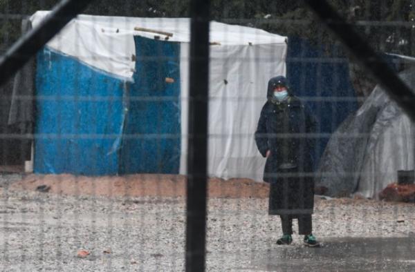 Κλιμάκιο του ΕΟΔΥ στη δομή στη Μαλακάσα – Ιχνηλάτηση επαφών του 52χρονου
