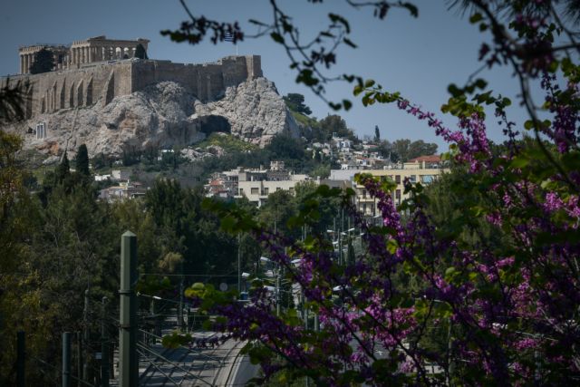 Οδοιπορικό στην άδεια Αθήνα: Τι λένε οι πολίτες μετά από 23 μέρες καραντίνα