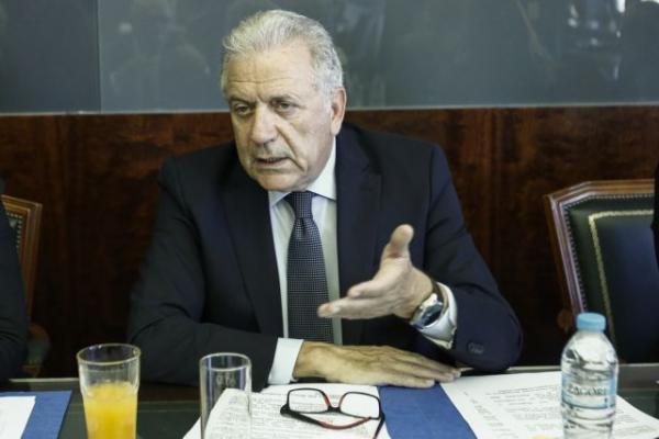 Αβραμόπουλος για κοροναϊό : Η στάση της Ελλάδας χαρακτηρίζεται ως «η καλύτερη πρακτική»