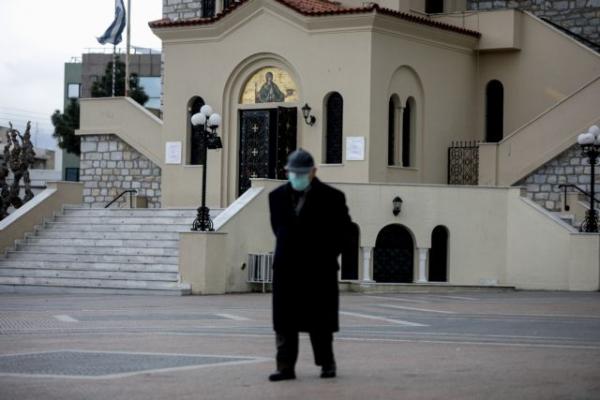 Πιστοί αψηφούν τον κοροναϊό – Πρόστιμα και συλλήψεις