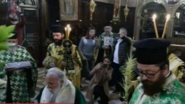 Δεν απαγορεύεται η Θεία Κοινωνία, λέει ο δικηγόρος του Μητροπολίτη Κέρκυρας