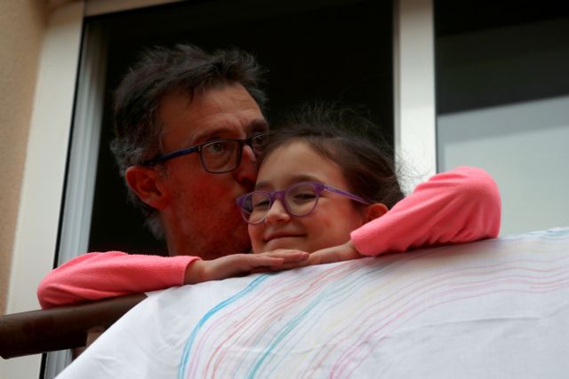 Κοροναϊός : Κλεισμένα στο σπίτι πέντε εβδομάδες τα παιδιά στην Ισπανία - Ανησυχία για την υγεία τους