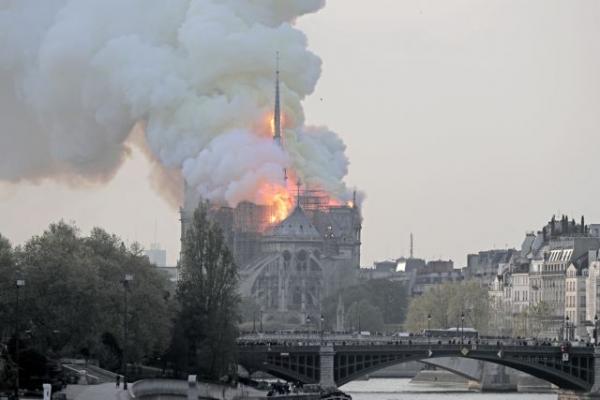 Παναγία των Παρισίων: Ένας χρόνος από την πυρκαγιά που συγκλόνισε τον πλανήτη