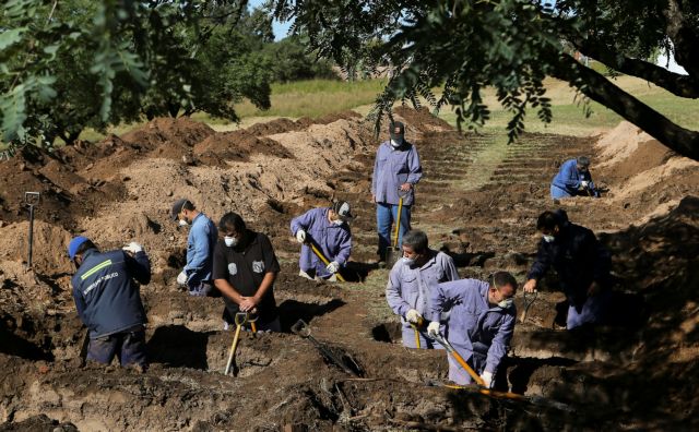 Αργεντινή: Εντολή να σκαφτούν εκατοντάδες τάφοι – Φόβοι για αύξηση θυμάτων