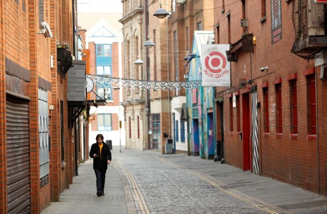 Κοροναϊός : Παρατείνονται τα μέτρα καραντίνας στην Ιρλανδία