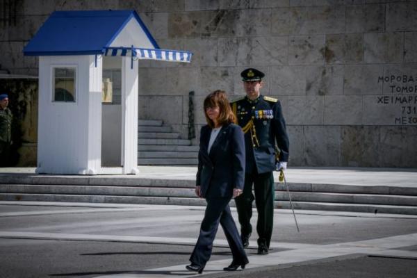 Σακελλαροπούλου : Συγκίνηση για τα γράμματα που έλαβε από μαθητές δημοτικού σχολείου
