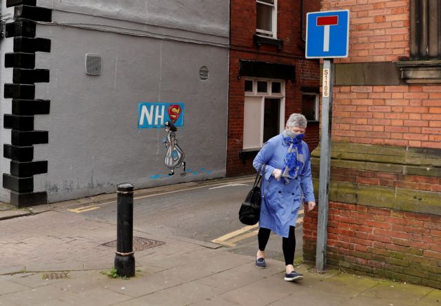 Κοροναϊός – Guardian : Οι νεκροί στο Ηνωμένο Βασίλειο είναι περισσότεροι από όσους καταγράφονται