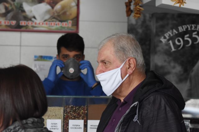 Τσιόδρας: Τι προτείνει για τη χρήση μάσκας σε ανοιχτούς και κλειστούς χώρους