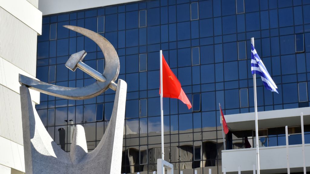 Campaign launched by KKE to ensure enforcement of coronavirus measures at workplaces