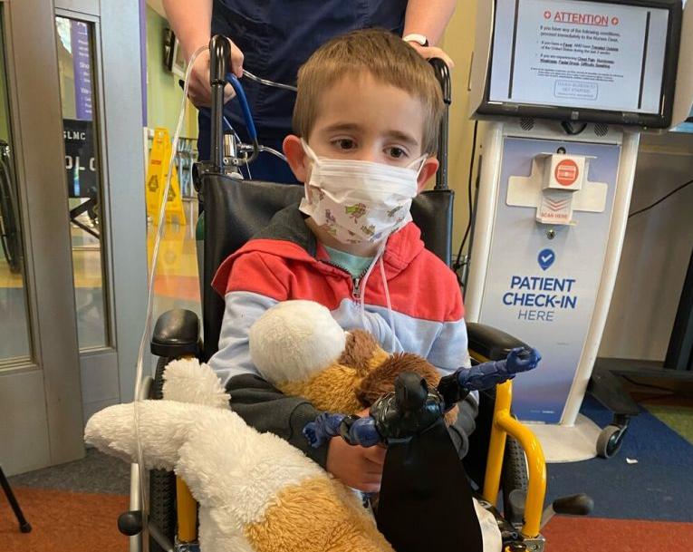 ΗΠΑ: Γιατρός κατέγραψε την περιπέτεια του γιου της με τον κοροναϊό