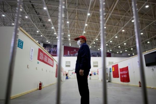 Κοροναϊός: «Δεν υπάρχει έξοδος από το lockdown αν δεν βρεθεί το εμβόλιο», λένε επιστήμονες