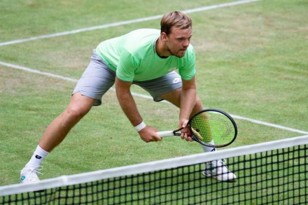 Κορυφαίος τενίστας δουλεύει σε σούπερ μάρκετ