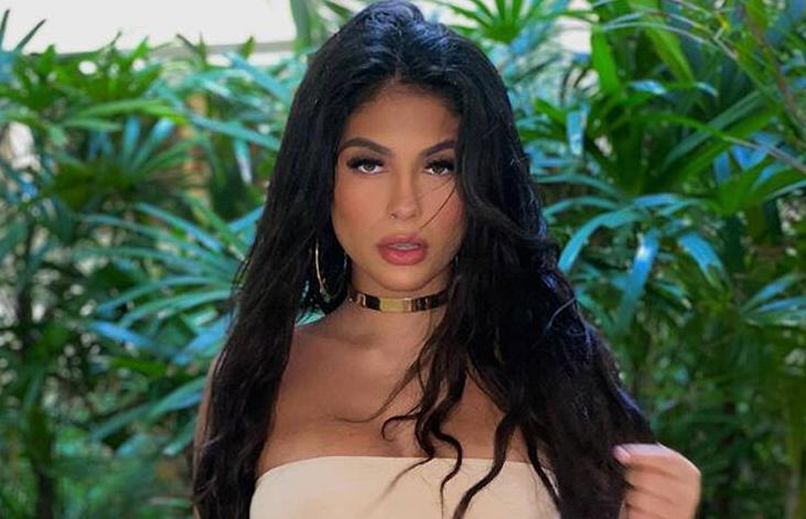 Αυτή η Ελληνοαμερικανίδα έχει «ρίξει» το Instagram με τις σέξι πόζες της