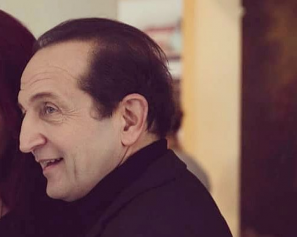 Σπύρος Μπιμπίλας : Έξαλλος με τους ιερείς που κοινωνούν εν μέσω πανδημίας