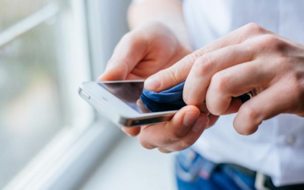 Κοροναϊός : Το μυστικό για να απολυμαίνουμε σωστά το κινητό