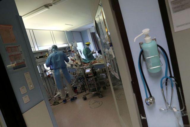 Συγκίνηση: Παντρεύτηκε την αγαπημένη του λίγες ώρες πριν πεθάνει από κοροναϊό