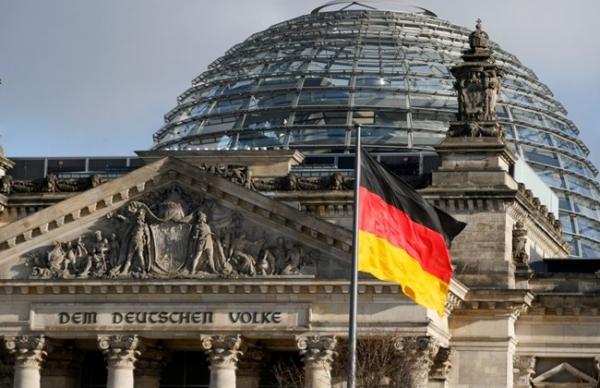 Σφοδρή επίθεση Der Spiegel : «Μικρόψυχη και δειλή» η άρνηση του Βερολίνου για ευρωομόλογα