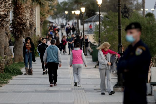 O δήμος Φαλήρου ετοιμάζεται για αυστηρά μέτρα μετά την κοσμοσυρροή στον Φλοίσβο