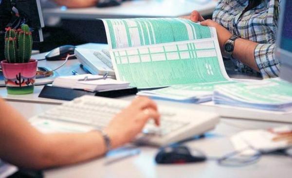Άνοιξαν οι φορολογικές δηλώσεις – Ποιοι πρέπει να τις υποβάλουν αμέσως