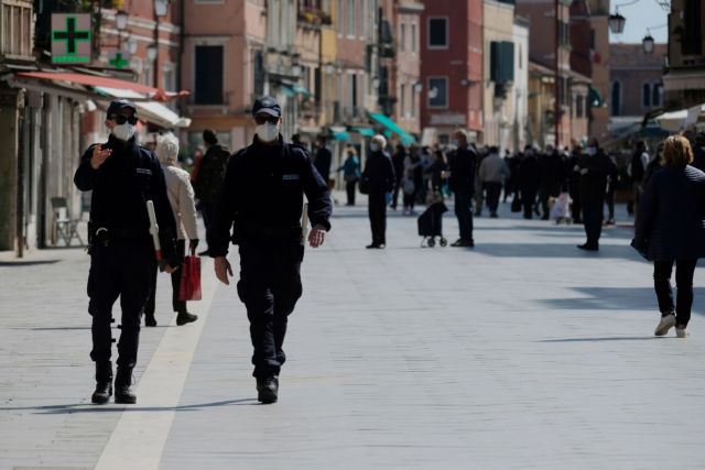 Κοροναϊός : Αυξάνονται οι νεκροί, αλλά μειώνονται τα νέα κρούσματα στην Ιταλία