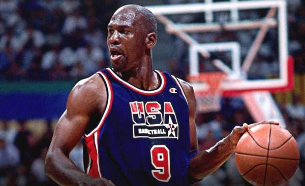 Πόσο κόστισε σε ένα συλλέκτη η Dream Team εμφάνιση του Μάικλ Τζόρνταν από το μακρινό 1992