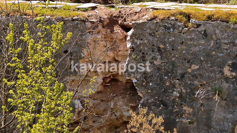 Καβάλα : Ιστορικό γεφύρι υπέστη σημαντική ζημιά από επίδοξους χρυσοθήρες