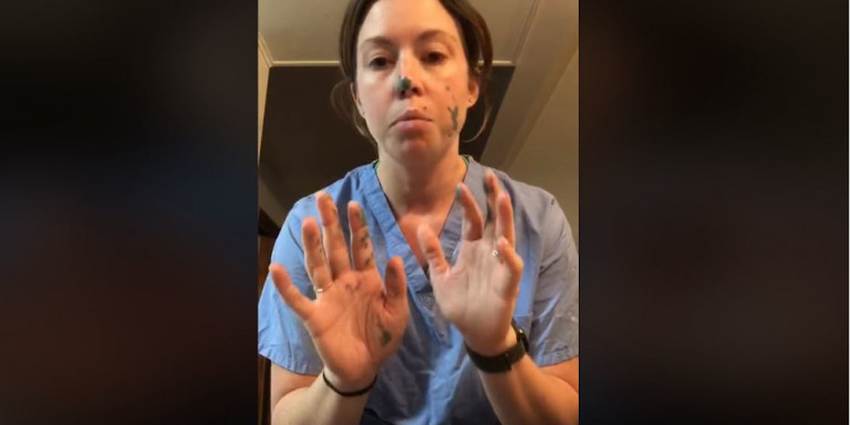 Κοροναϊός : Νοσοκόμα δείχνει ότι μόνο τα γάντια δεν αρκούν