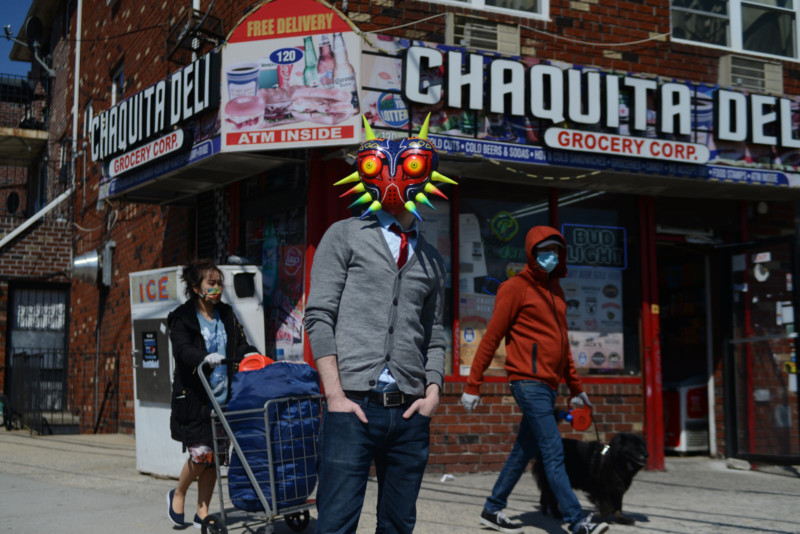 Οι πιο περίεργες μάσκες για τον κοροναϊό στους δρόμους της Νέας Υόρκης