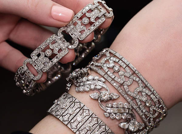 Κοροναϊός : Ο Sotheby’s ξεπουλάει διαμάντια εν μέσω της πανδημίας