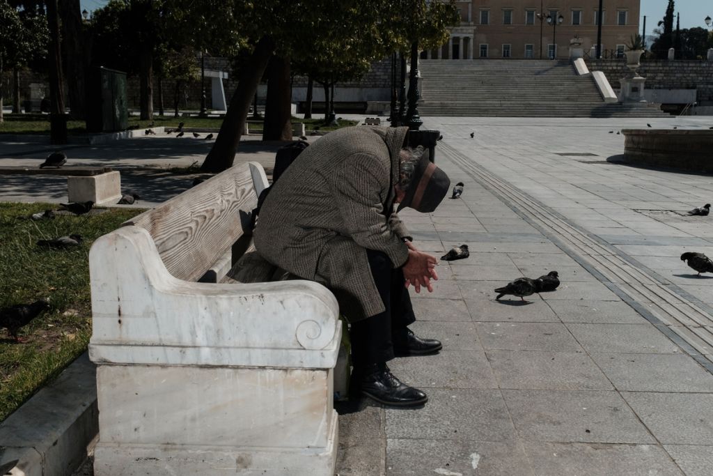 Κοροναϊός : Απίστευτες καταγγελίες - Πρόστιμα σε άστεγους για... άσκοπες μετακινήσεις
