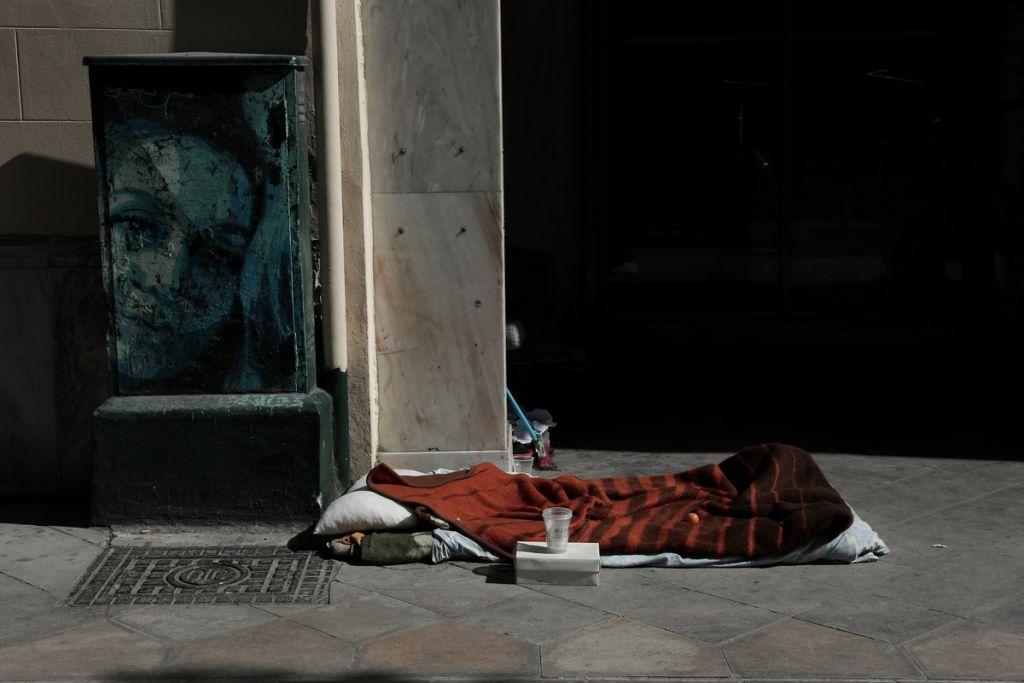 Απαγόρευση κυκλοφορίας : Διαγράφονται τα πρόστιμα σε άστεγους για «άσκοπη μετακίνηση»