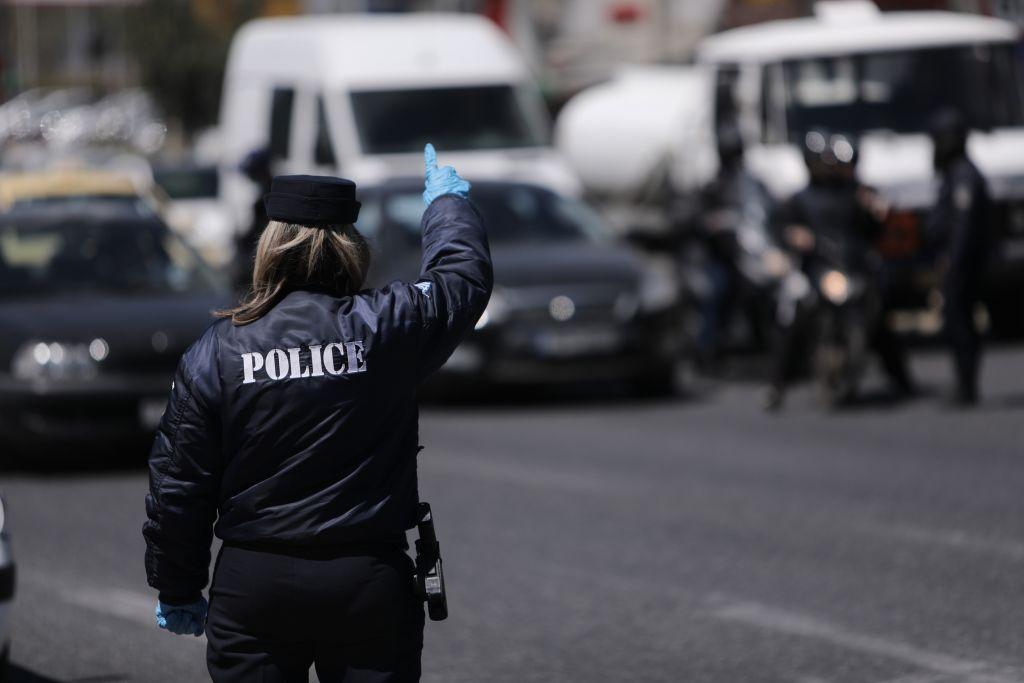 Κοροναϊός : Μπλόκα σε συναθροίσεις και εθνικές οδούς – Αυστηροί έλεγχοι και διπλάσια πρόστιμα