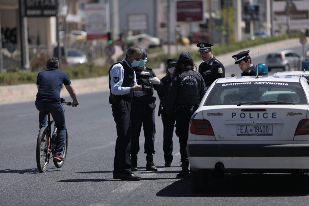 Πρόστιμα 300 ευρώ σε 109 άτομα για μετακινήσεις εκτός τόπου κατοικίας