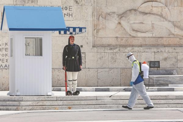 Γυμνή ζωή