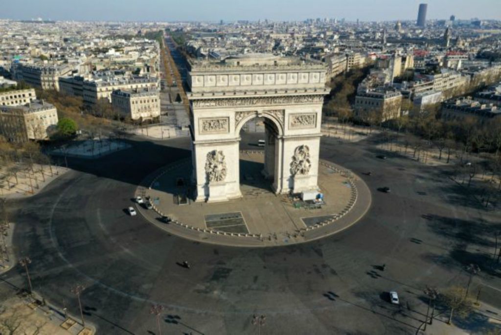 Γαλλία : Οι αρχές προειδοποιούν τους Γάλλους να μην κυκλοφορήσουν