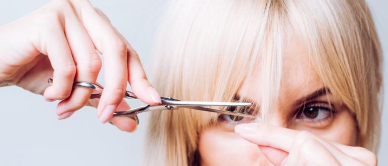 Μάκρυναν οι αφέλειές σας; Έτσι θα τις ανανεώσετε μόνη σας