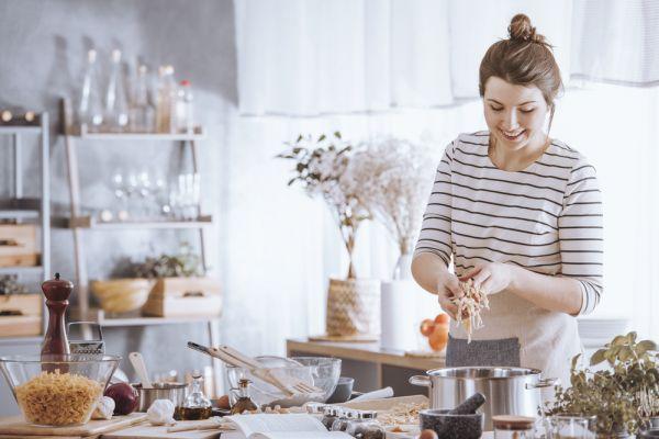 Κοροναϊός: Επτά πράγματα που πρέπει να προσέξετε όταν μαγειρεύετε