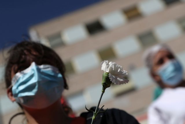 Κοροναϊος: Στους 100 οι νεκροί στην Ελλάδα – Ξεκινά η μελέτη για χορήγηση αντισωμάτων