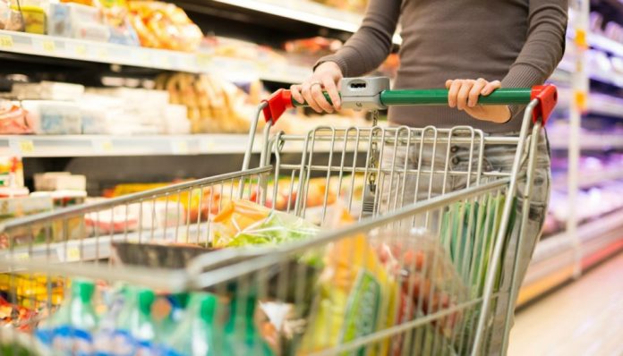 Κοροναϊός : Εκτινάχθηκαν οι πωλήσεις στα σούπερ μάρκετ