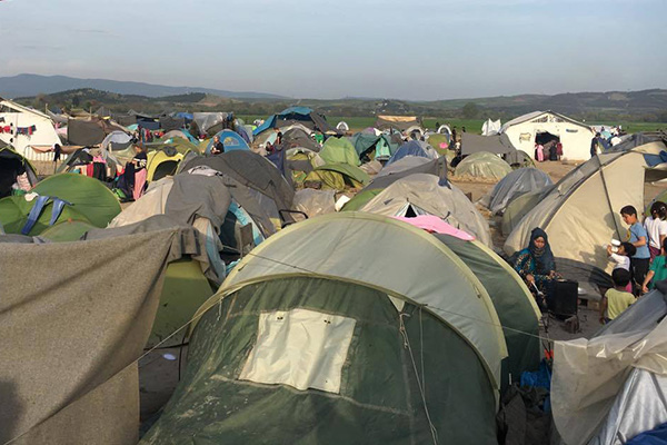 Ισπανία : Στις παραγκουπόλεις ξένοι μετανάστες στοιβάζονται άνεργοι κι ευάλωτοι στον κορονοϊό