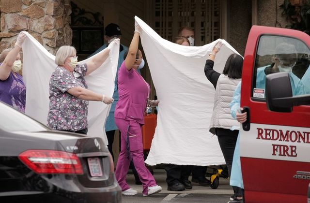 Με την πλάτη στον τοίχο οι ΗΠΑ : Θλιβερό ρεκόρ 865 θανάτων μέσα σε 24 ώρες