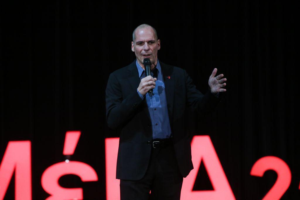 Βαρουφάκης: «Σχέδιο Μετάβασης στη 2η Φάση» για την αντιμετώπιση του κοροναϊού