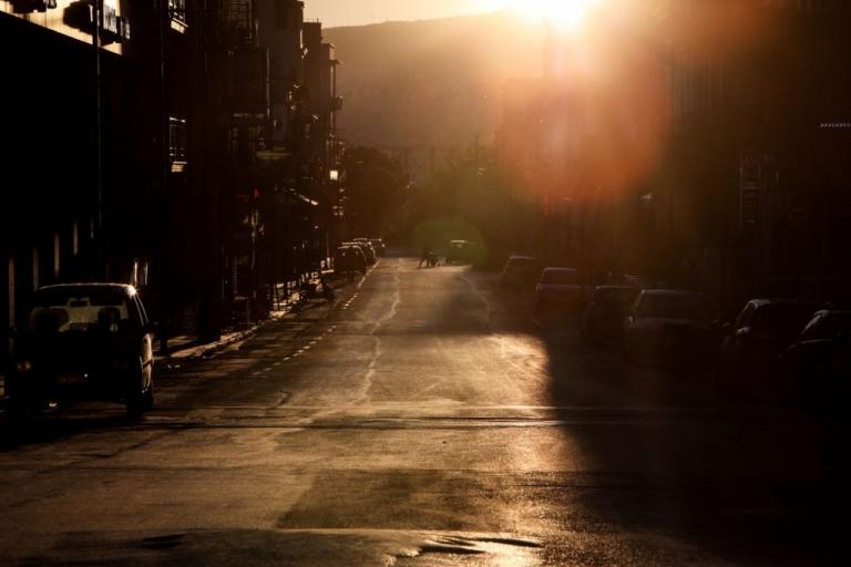 Άρση μέτρων : «Βαδίζουμε σε αχαρτογράφητα νερά» – Κρίσιμο το τριήμερο για την επόμενη φάση