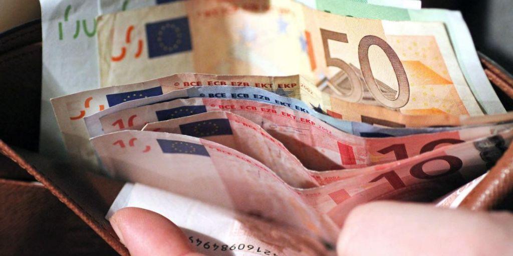 Επίδομα 800 ευρώ : Οι δικαιούχοι και τα δικαιολογητικά