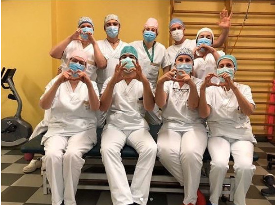 Έκλεισε μία από τις 5 ΜΕΘ σε νοσοκομείο του Μιλάνου – Πανηγύριζαν οι γιατροί