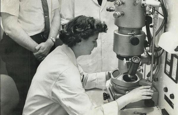 Τζουν Αλμέιντα : Η γυναίκα που ανακάλυψε τον πρώτο κοροναϊό