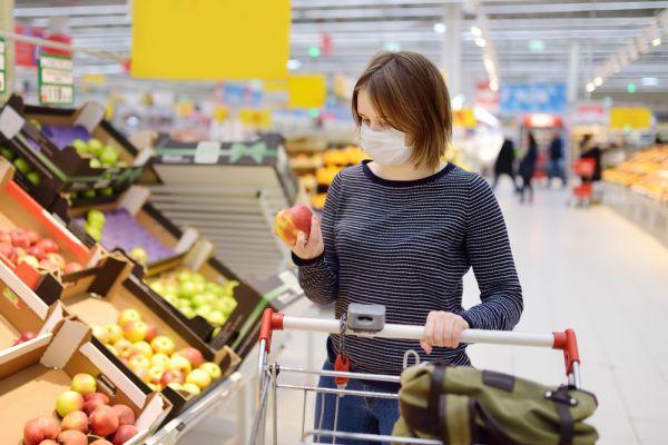 Κοροναϊός : Πώς μπορούμε να τον εξουδετερώσουμε από τα ψώνια του σουπερμάρκετ